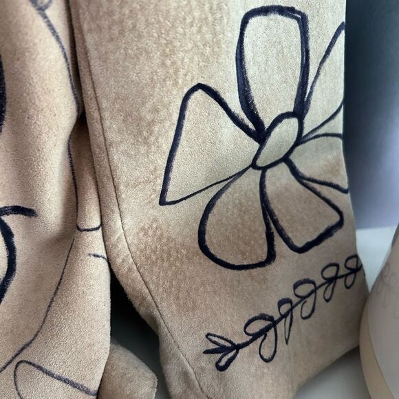 Danier Tan Leather Jacket with Floral Design Hand Drawn Small - Picture 4 of 16